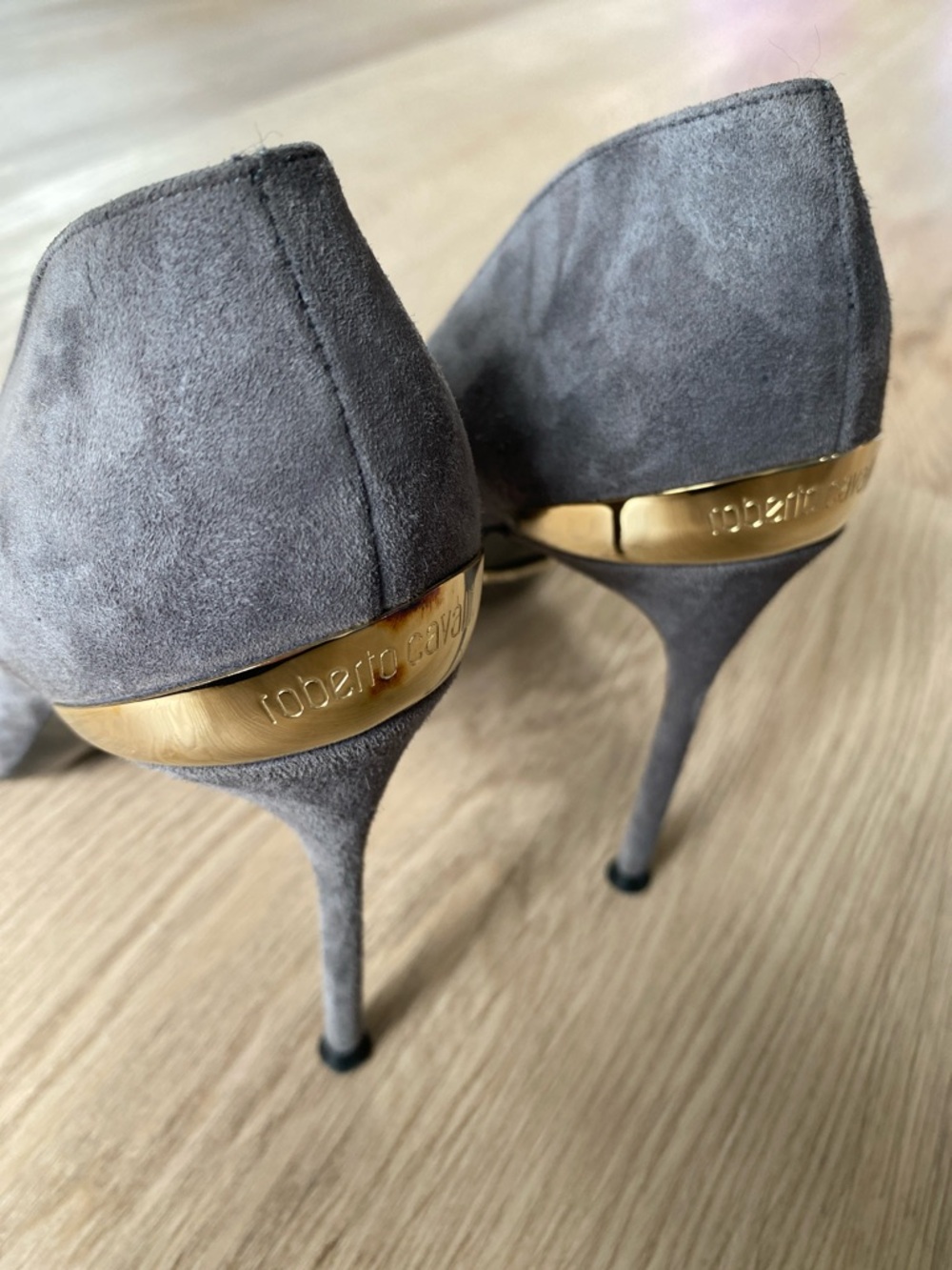 Roberto Cavalli Suede Pointed Toe Pumps Gray Gold Heel Detail Made in Italy - Picture 5 of 10